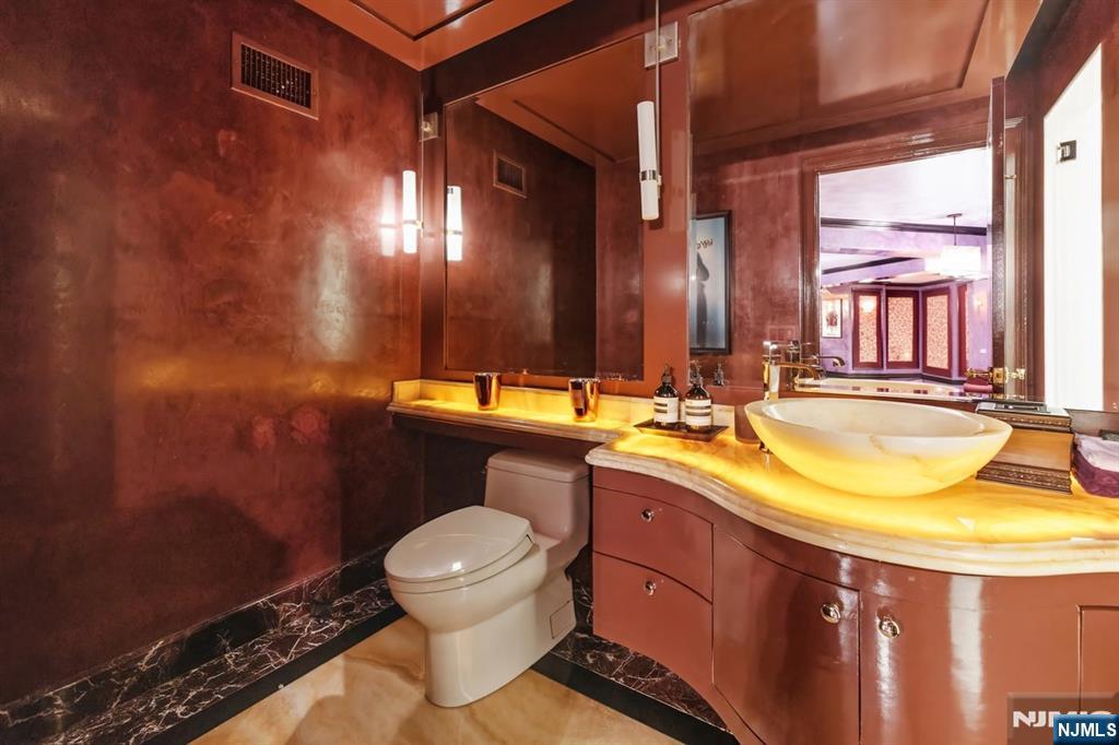 27 Roberts Road Englewood Cliffs, NJ 07632 - Photo 37 of 44