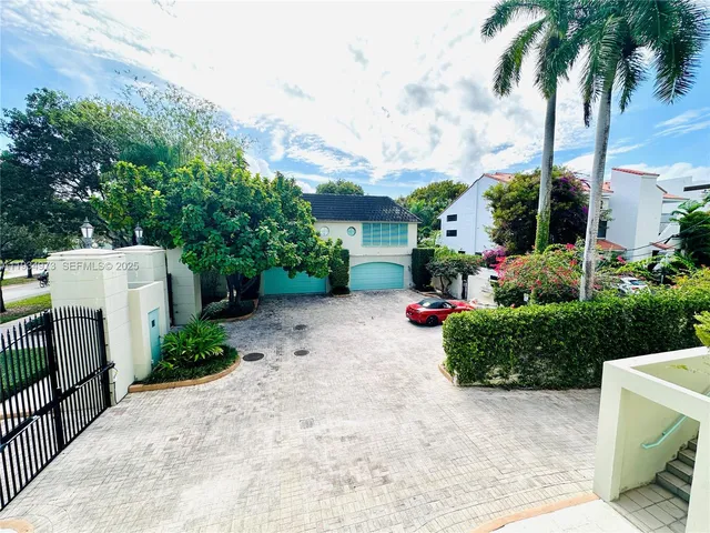 $8,500 | 2600 Segovia Street, Unit 701, Coral Gables, FL 33134