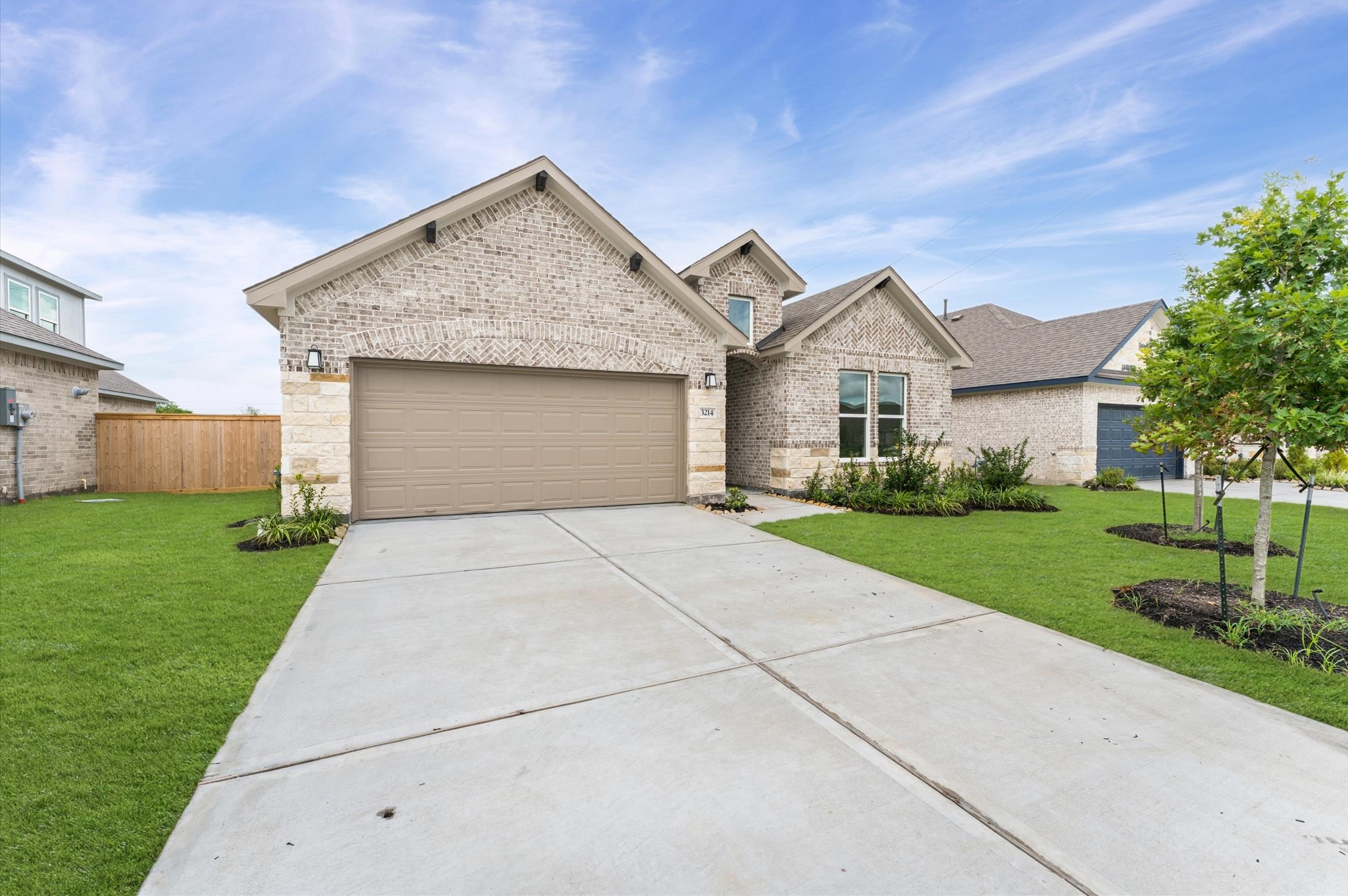 3214 Emerald Hls Drive Angleton, TX 77515 - Photo 2 of 18