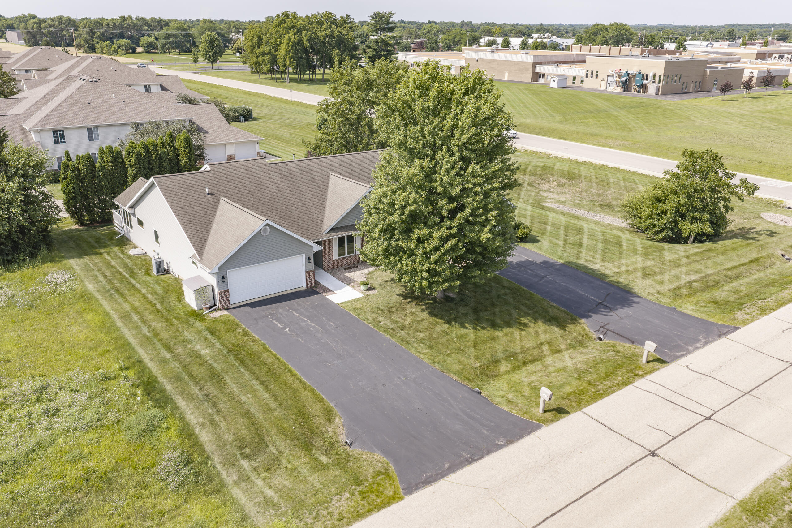 1610 Kyle Lane, Unit 28 Beloit, WI 53511 - Photo 29 of 35 Side by Side Condo