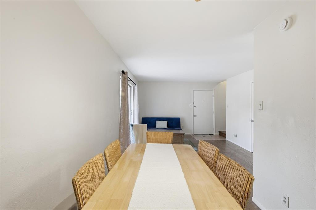 12818 Midway Road, Unit 2078 Dallas, TX 75244 - Photo 14 of 26 a bed room with a bed and window