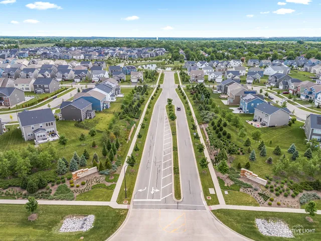 $750,000 | 3847 Gold Cup Lane, Naperville, IL 60564