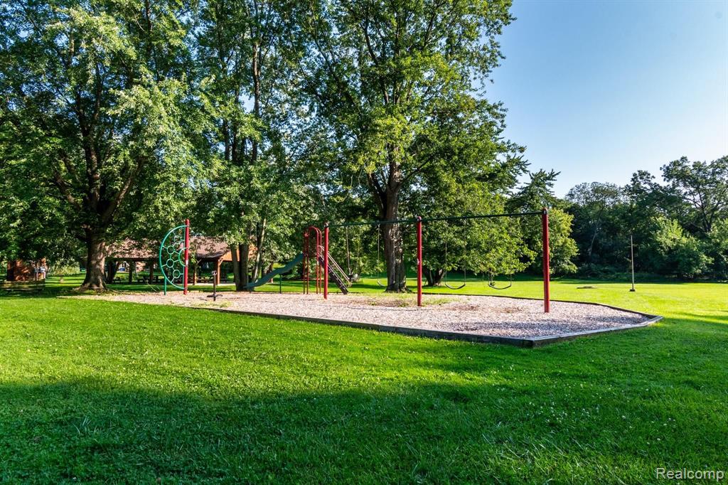 616 Campus Road Rochester Hills, MI 48309 - Photo 37 of 38