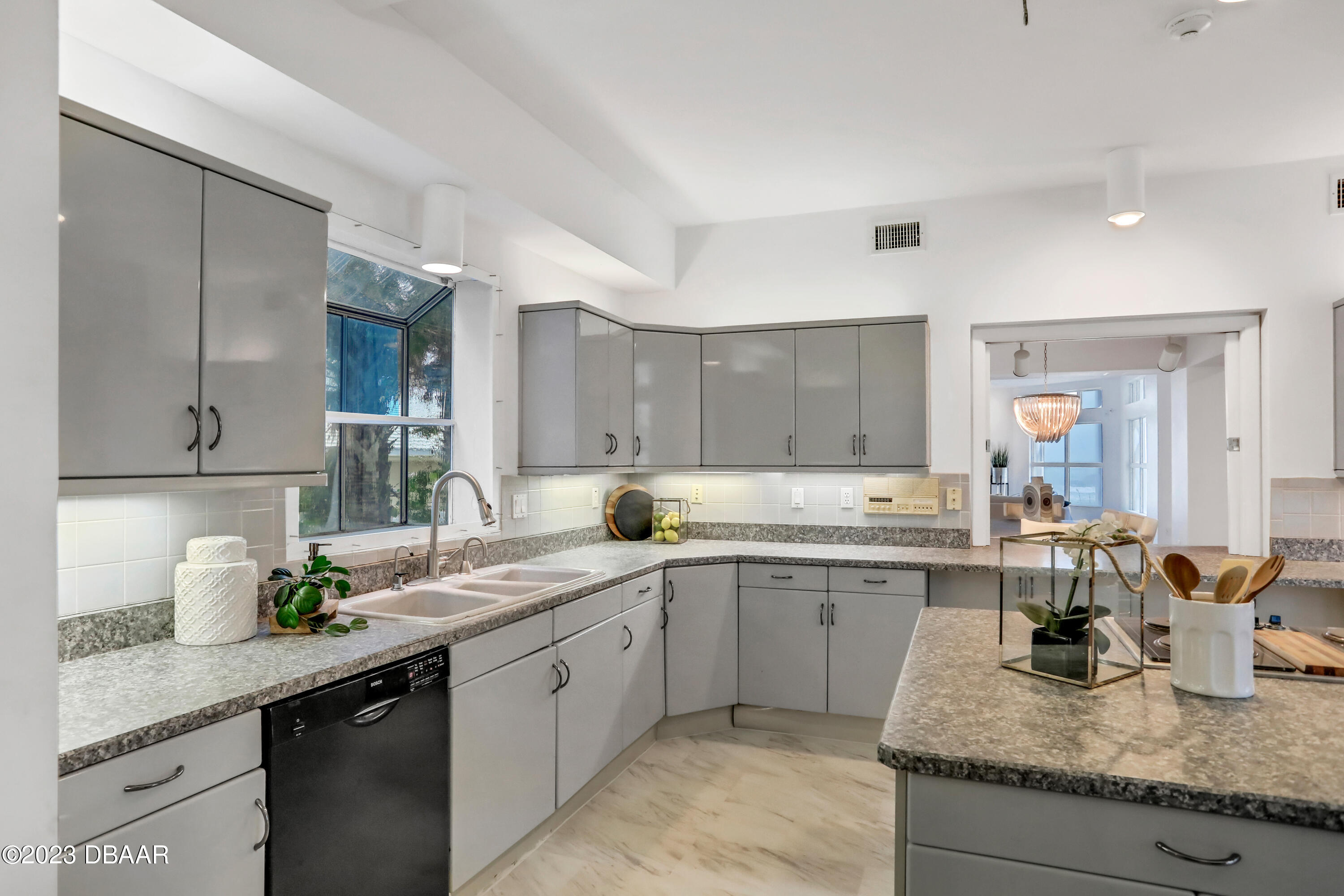 435 Ocean Shore Boulevard Ormond Beach, FL 32176 - Photo 47 of 71 7O0A1054