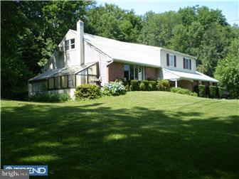5423 Ridgeview Drive Doylestown, PA 18902 - Photo 3 of 12