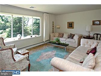5423 Ridgeview Drive Doylestown, PA 18902 - Photo 5 of 12 Living Room