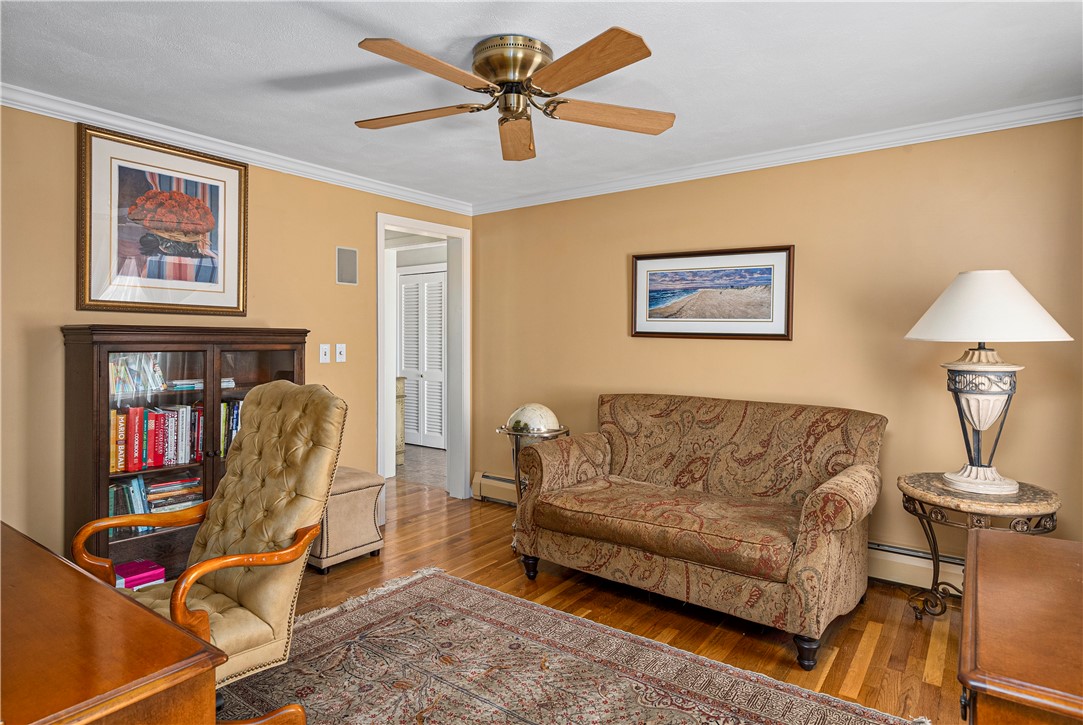 79 Ladderlook Road Warwick, RI 02886 - Photo 13 of 38 Office/Seating Area