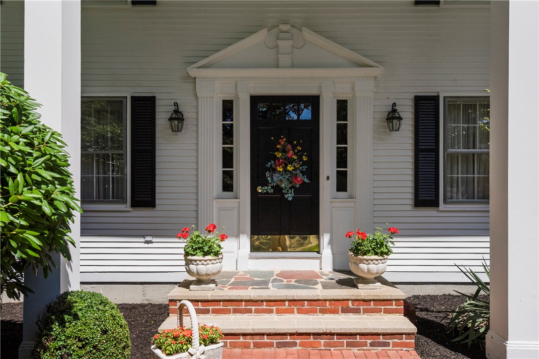 79 Ladderlook Road Warwick, RI 02886 - Photo 3 of 38 Front Entrance