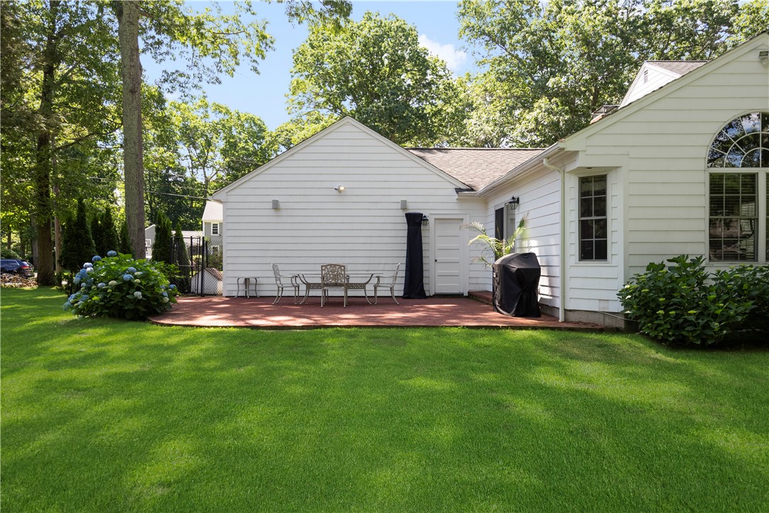 79 Ladderlook Road Warwick, RI 02886 - Photo 32 of 38