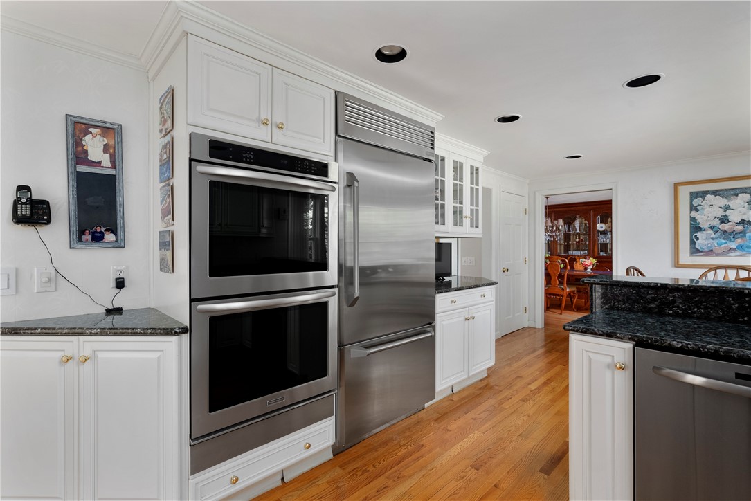 79 Ladderlook Road Warwick, RI 02886 - Photo 7 of 38 Kitchen