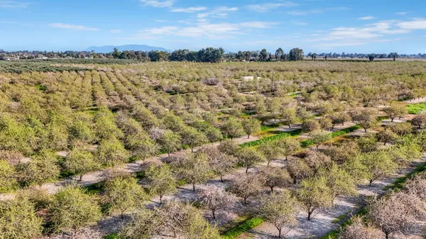 $4,395,000 | 12009 East Shaw Avenue, Clovis, CA 93619