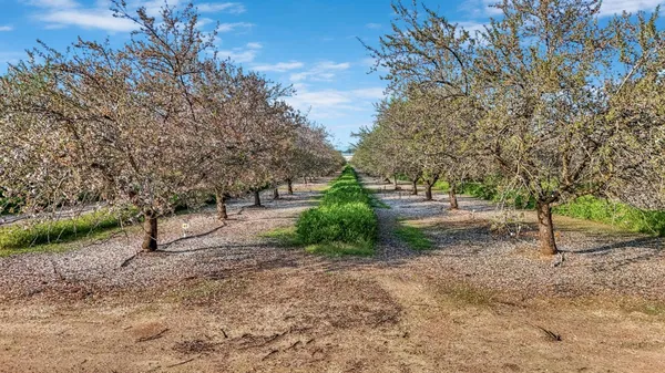 $4,395,000 | 12009 East Shaw Avenue, Clovis, CA 93619