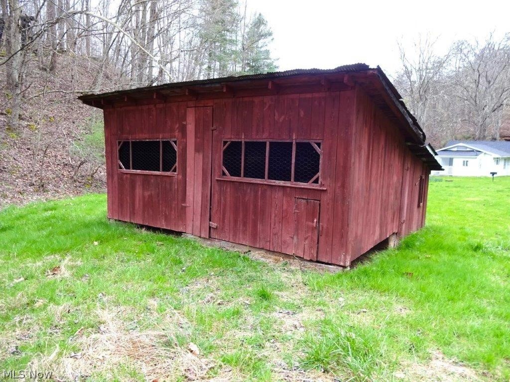 2573 Liverpool Road Le Roy, WV 25252 - Photo 9 of 26