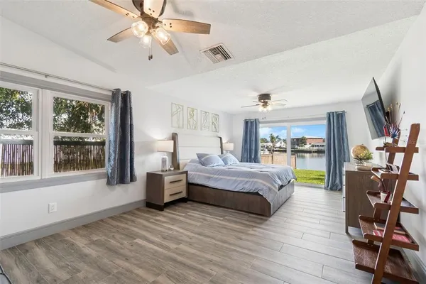 $7,000 | 292 Sunlit Cove Drive Northeast, St. Petersburg, FL 33702