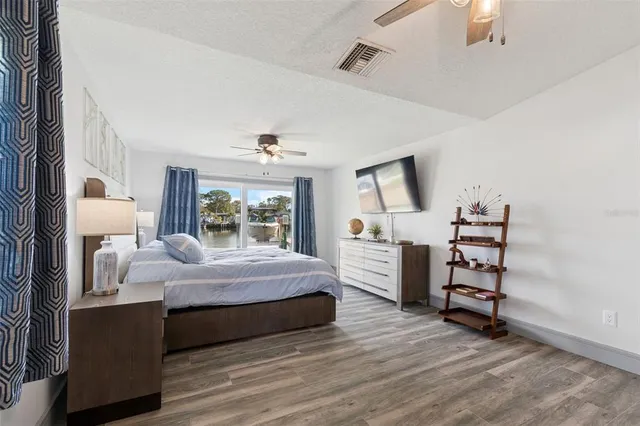 $7,500 | 292 Sunlit Cove Drive Northeast, St. Petersburg, FL 33702