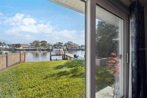 $7,000 | 292 Sunlit Cove Drive Northeast, St. Petersburg, FL 33702