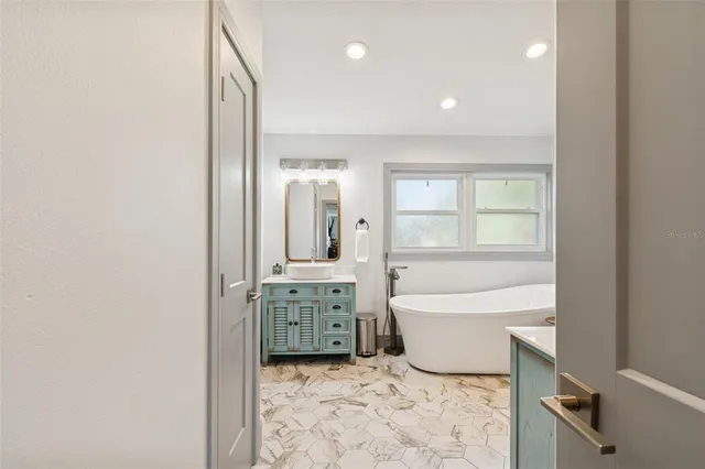 $7,500 | 292 Sunlit Cove Drive Northeast, St. Petersburg, FL 33702