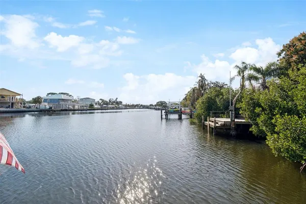 $7,000 | 292 Sunlit Cove Drive Northeast, St. Petersburg, FL 33702