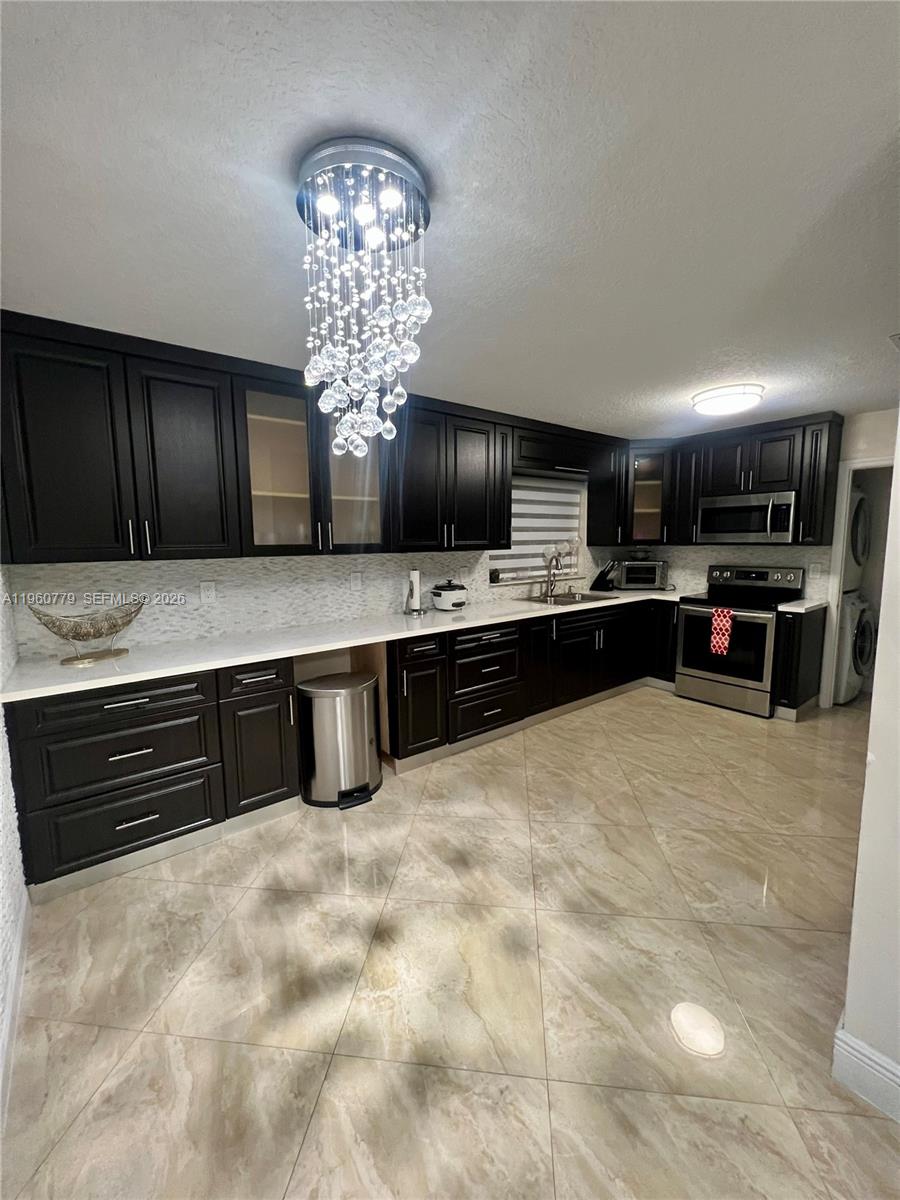 15263 Southwest 169th Lane Miami, FL 33187 - Photo 4 of 29