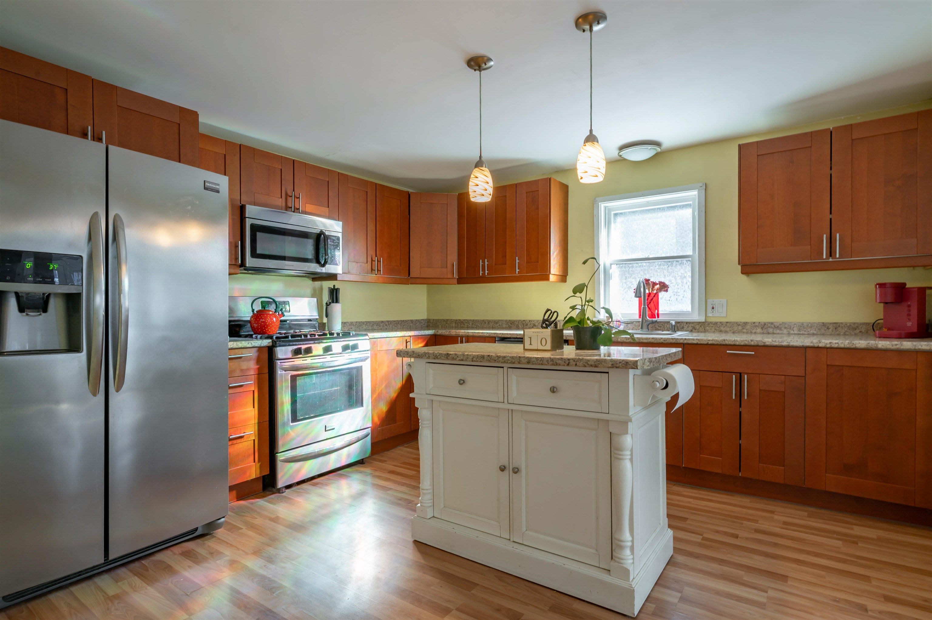 12 Chase Street Hooksett, NH 03106 - Photo 4 of 31