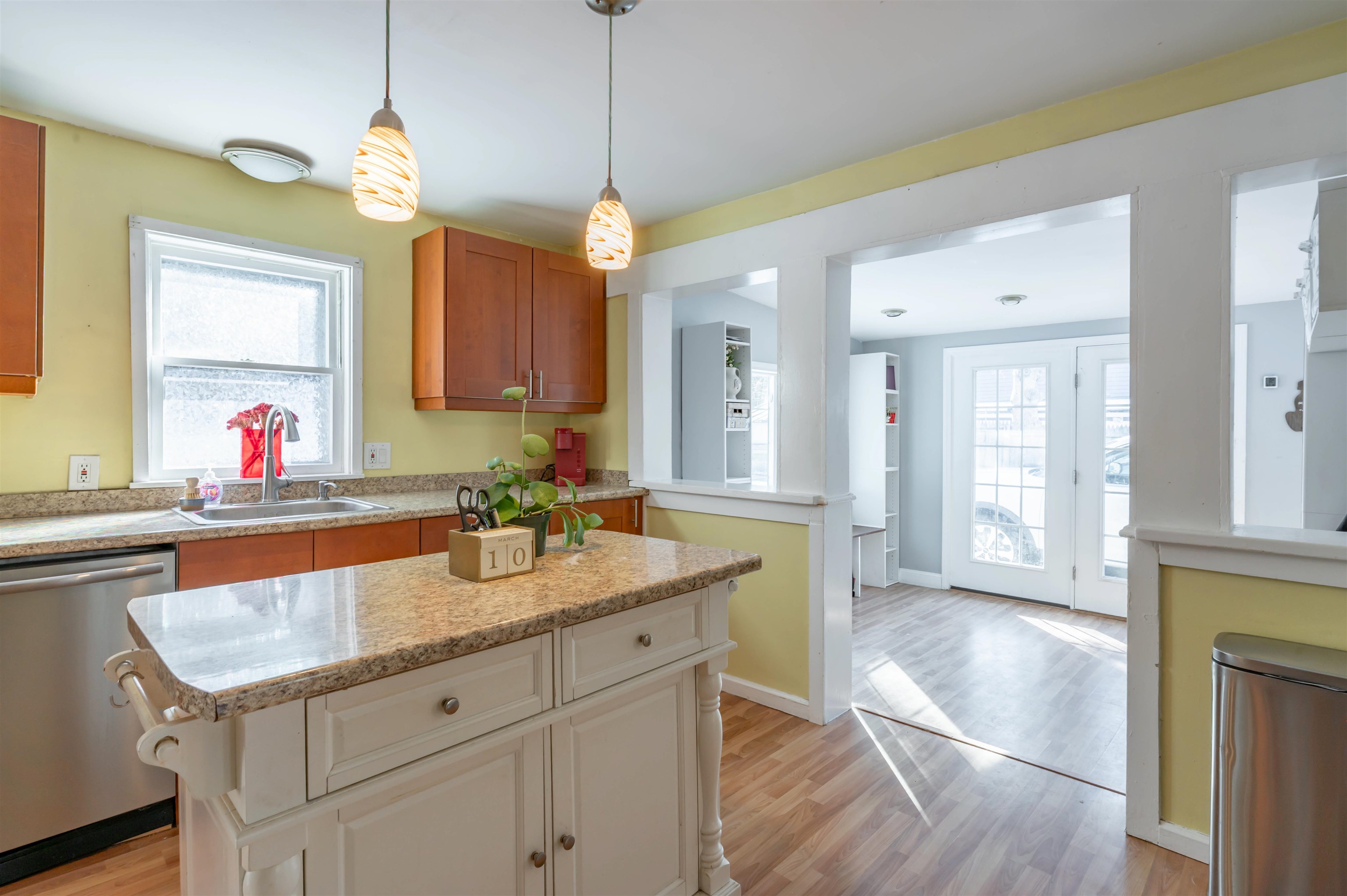 12 Chase Street Hooksett, NH 03106 - Photo 6 of 31