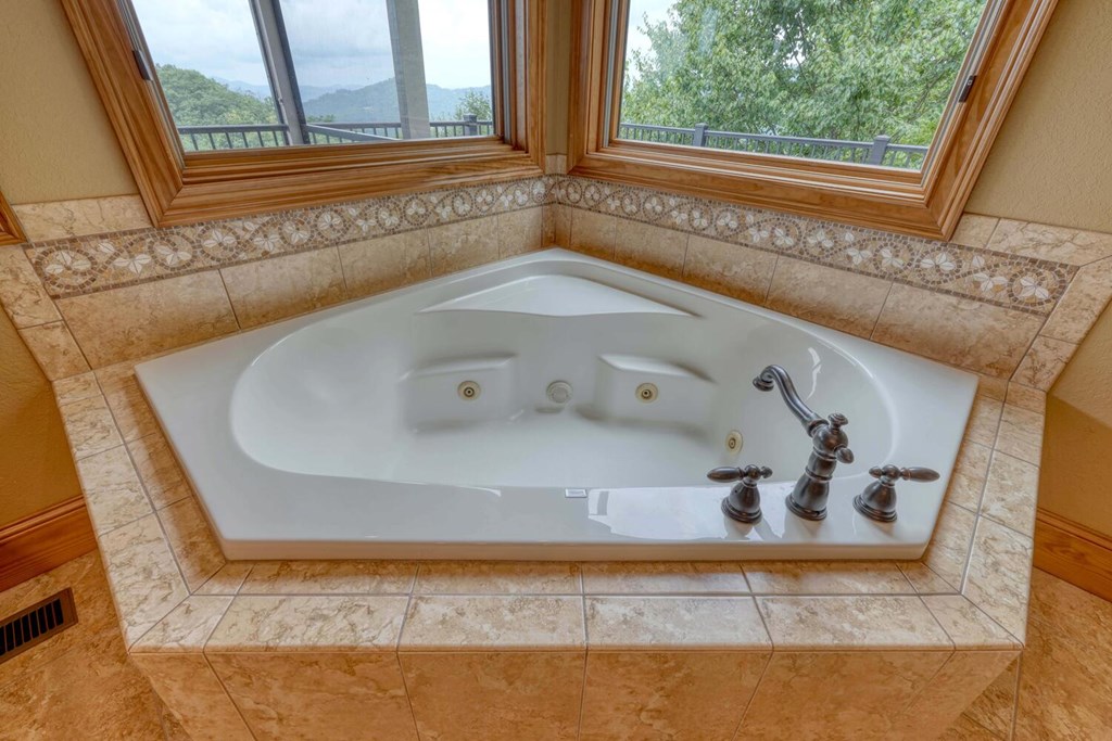3005 Jump Off Ridge Hiawassee, GA 30546 - Photo 24 of 62 Gallery Image 24