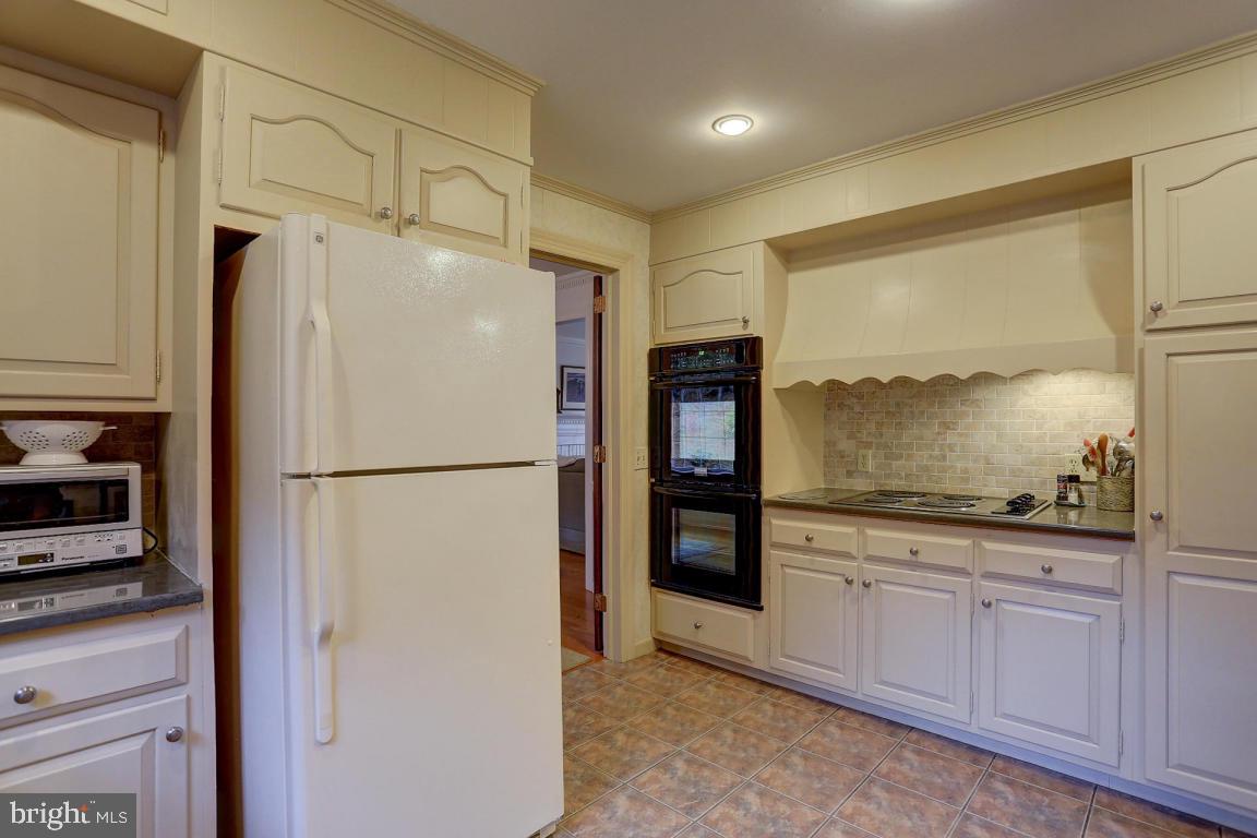 1309 Meadowbrook Road Lancaster, PA 17603 - Photo 22 of 55 Gallery Image 22