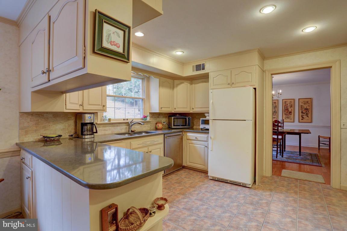 1309 Meadowbrook Road Lancaster, PA 17603 - Photo 23 of 55 Gallery Image 23