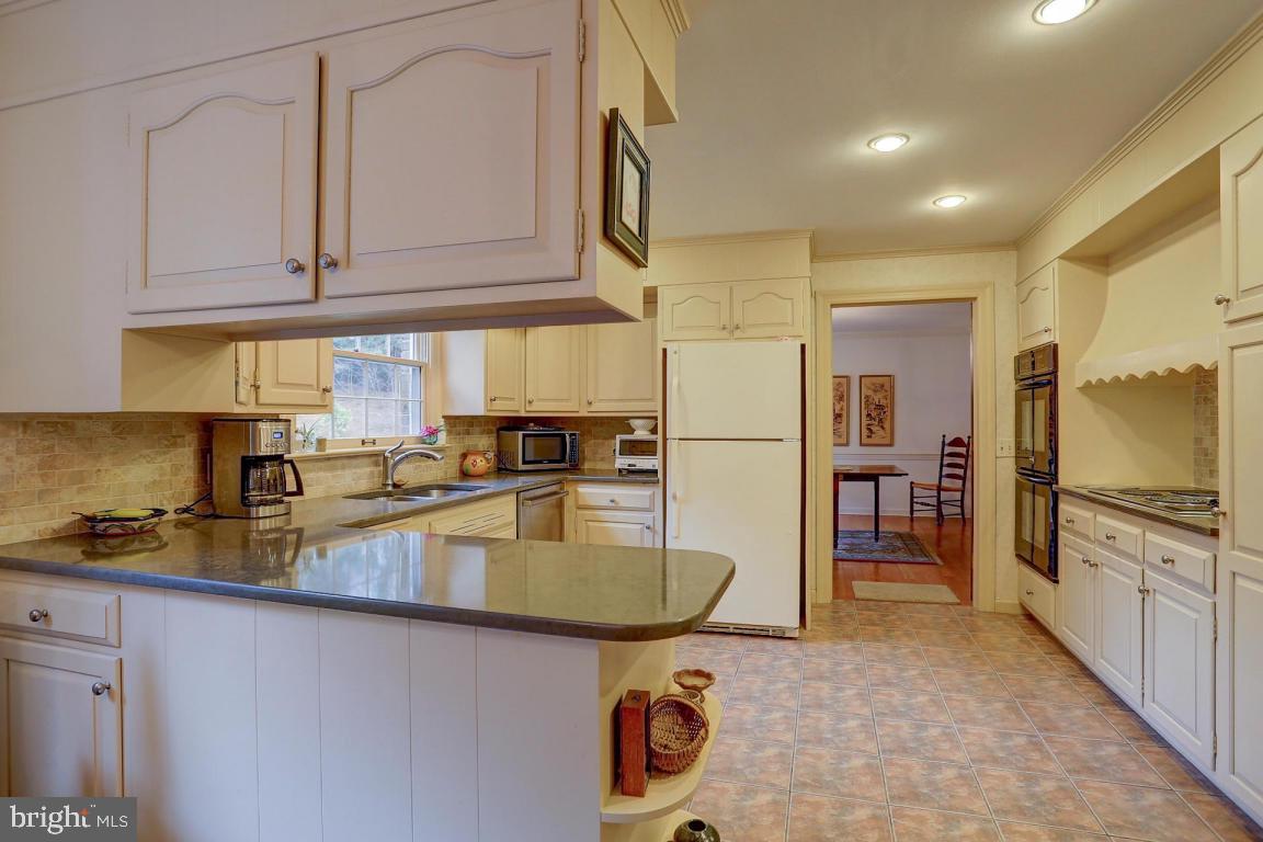 1309 Meadowbrook Road Lancaster, PA 17603 - Photo 24 of 55 Gallery Image 24