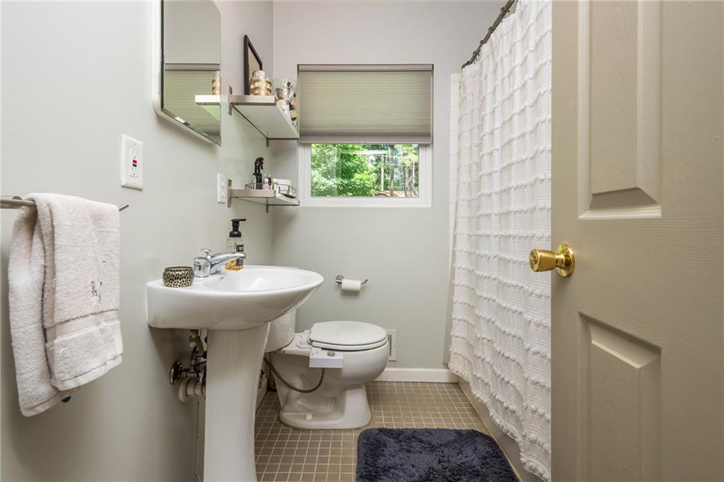 2558 Woodacres Road Northeast Atlanta, GA 30345 - Photo 25 of 37