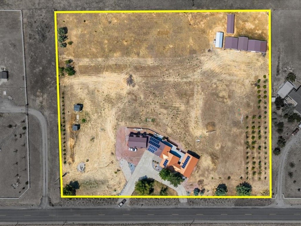 1821 Lichens Road Montague, CA 96064 - Photo 25 of 28 Gallery Image 25