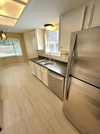 $2,000 | 22 West Broken Oak Court, The Woodlands, TX 77381