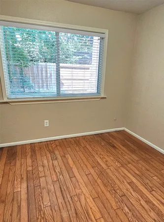 $2,000 | 22 West Broken Oak Court, The Woodlands, TX 77381