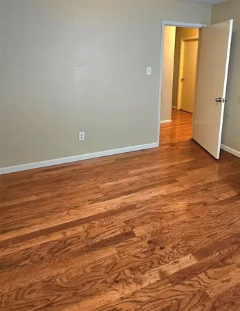 $2,000 | 22 West Broken Oak Court, The Woodlands, TX 77381