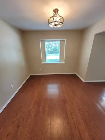 $2,000 | 22 West Broken Oak Court, The Woodlands, TX 77381