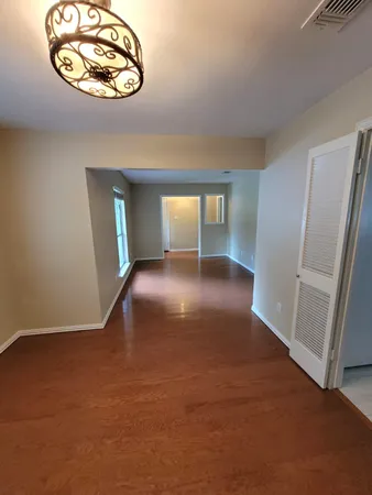 $2,000 | 22 West Broken Oak Court, The Woodlands, TX 77381