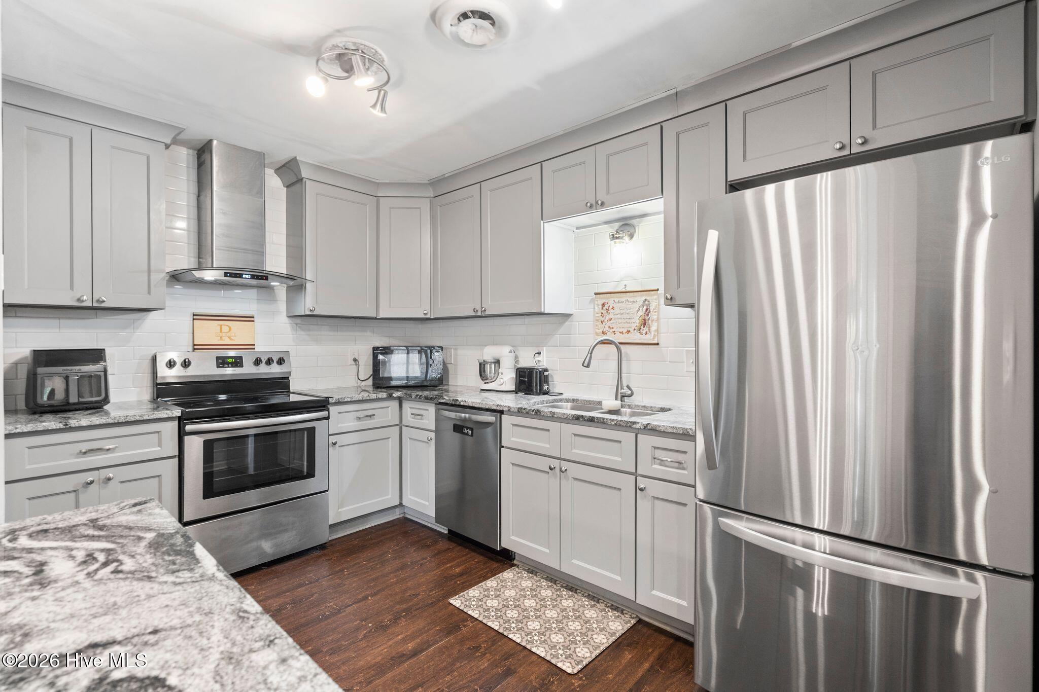 405 Dennis Road Jacksonville, NC 28546 - Photo 19 of 49 Gallery Image 19
