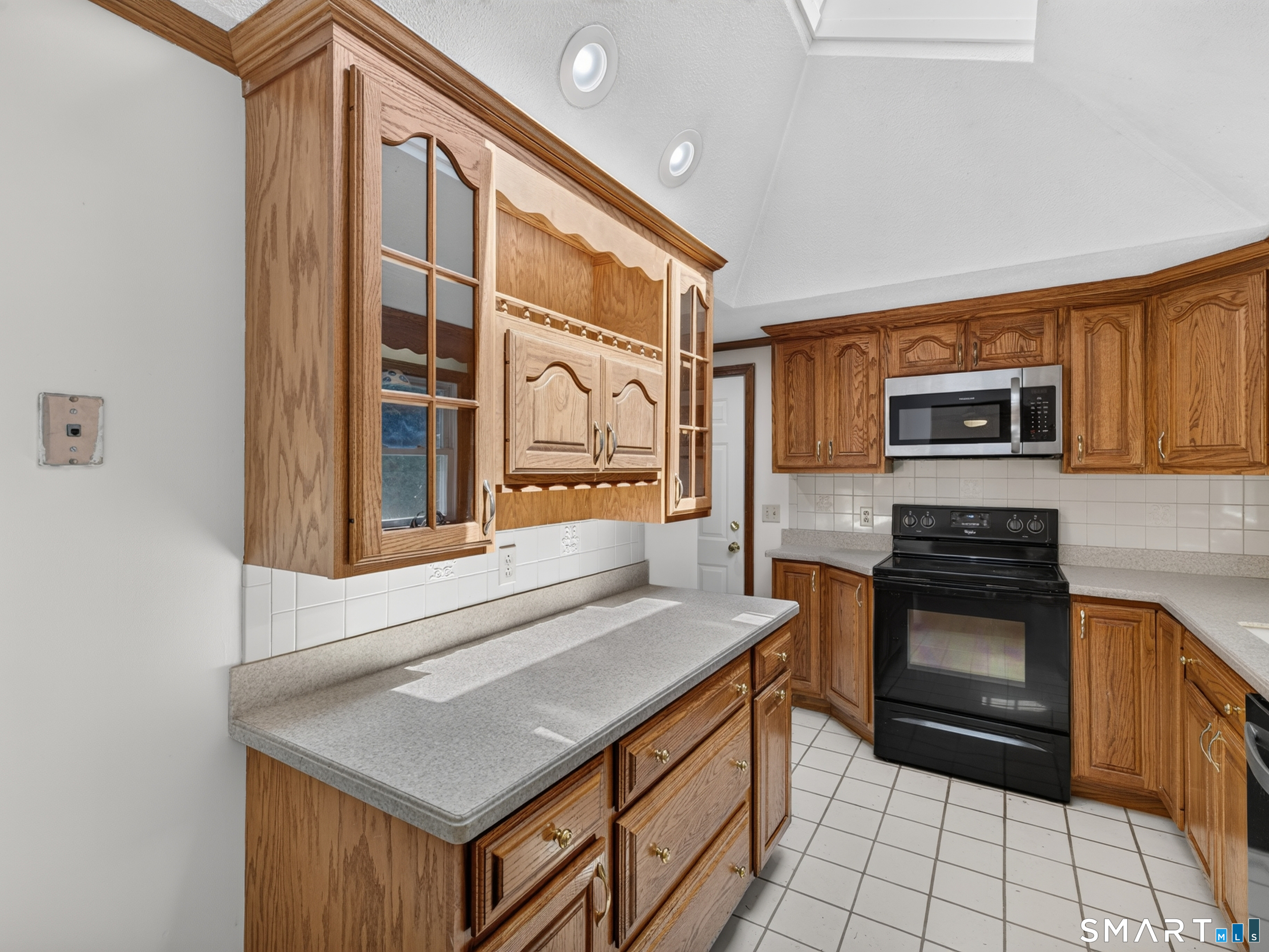 17 Sycamore Road East Lyme, CT 06357 - Photo 12 of 29 Gallery Image 12