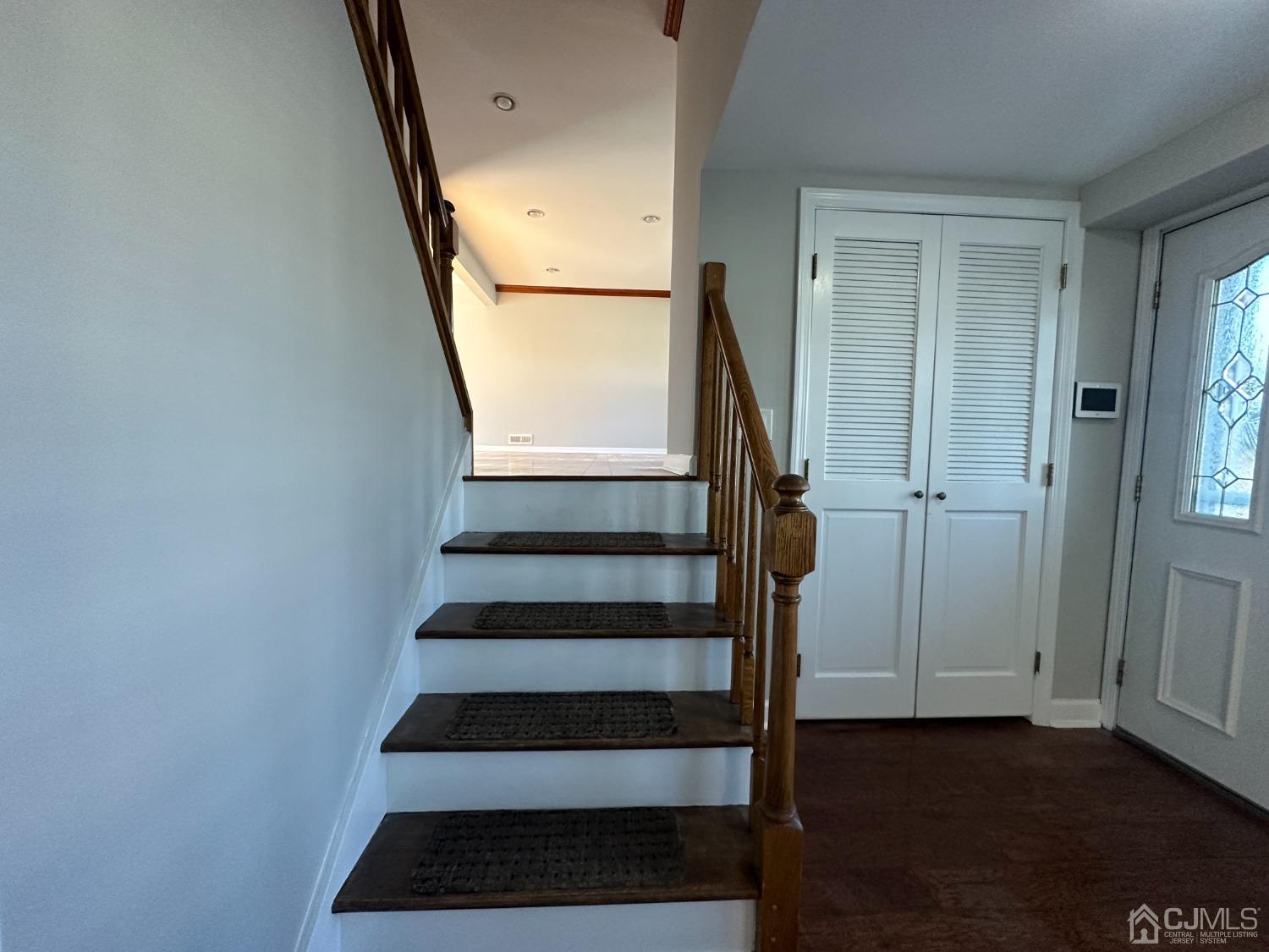 3 Hill Road Edison, NJ 08817 - Photo 2 of 27 a view of entryway