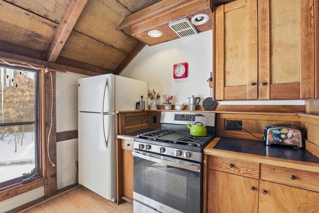 67 Pine Grove, Unit 67 Amherst, MA 01002 - Photo 22 of 37