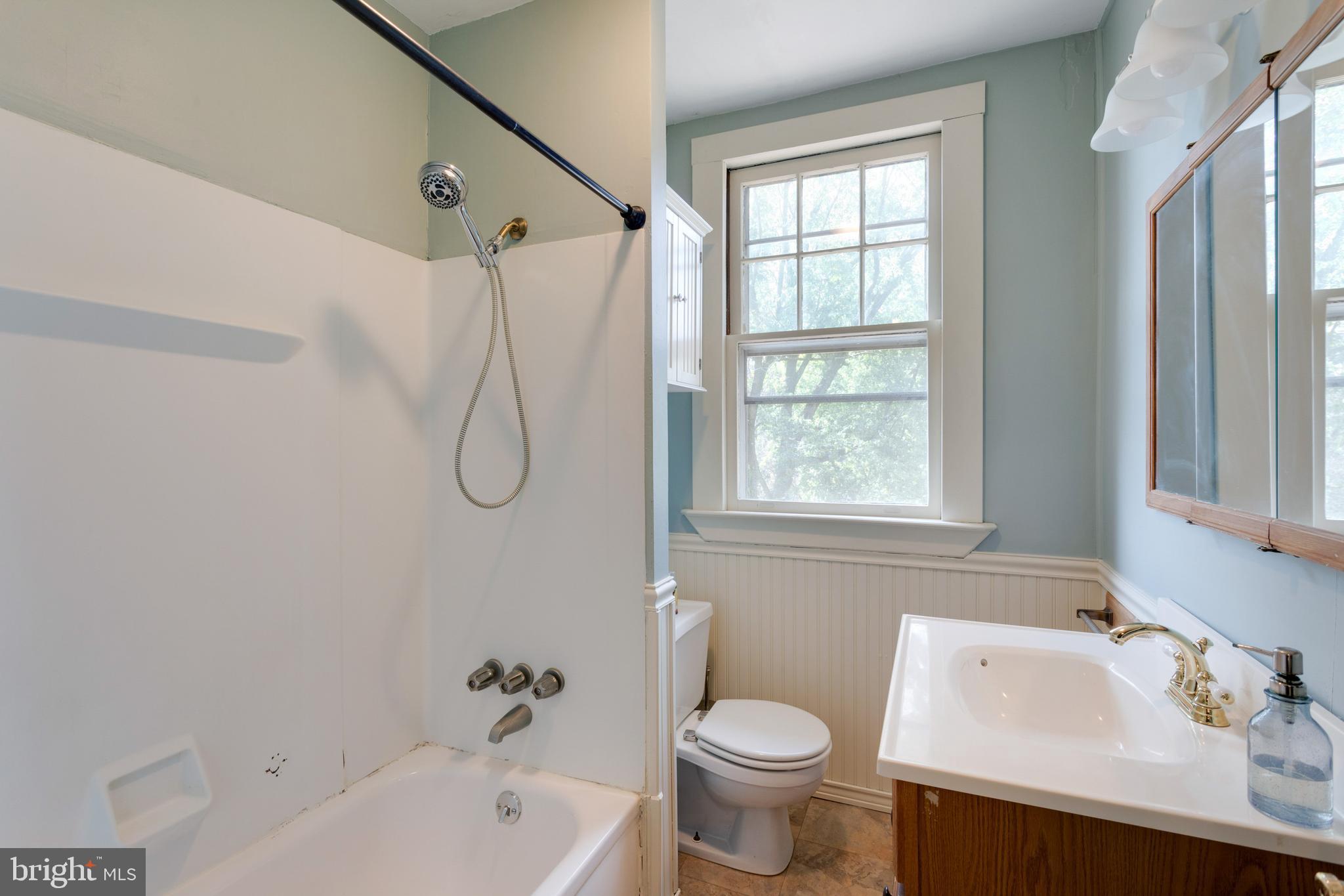 1536 South Rolling Road Baltimore, MD 21227 - Photo 15 of 29