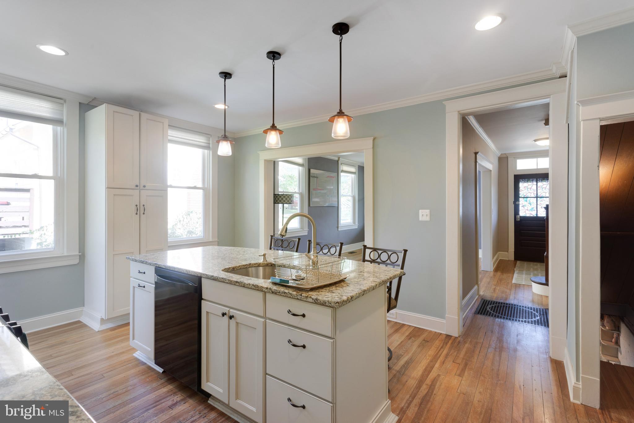 1536 South Rolling Road Baltimore, MD 21227 - Photo 10 of 29