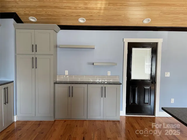 $1,500 | 208 North Sunset Drive, Winston-Salem, NC 27101