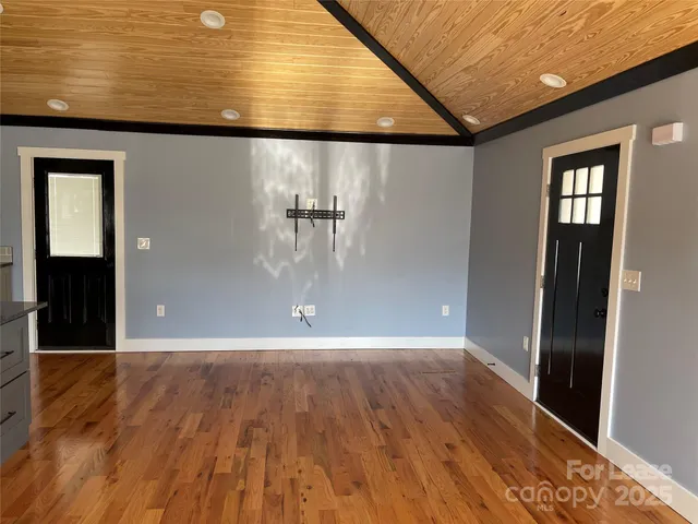 $1,500 | 208 North Sunset Drive, Winston-Salem, NC 27101