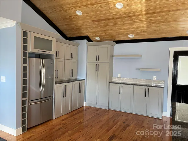 $1,500 | 208 North Sunset Drive, Winston-Salem, NC 27101