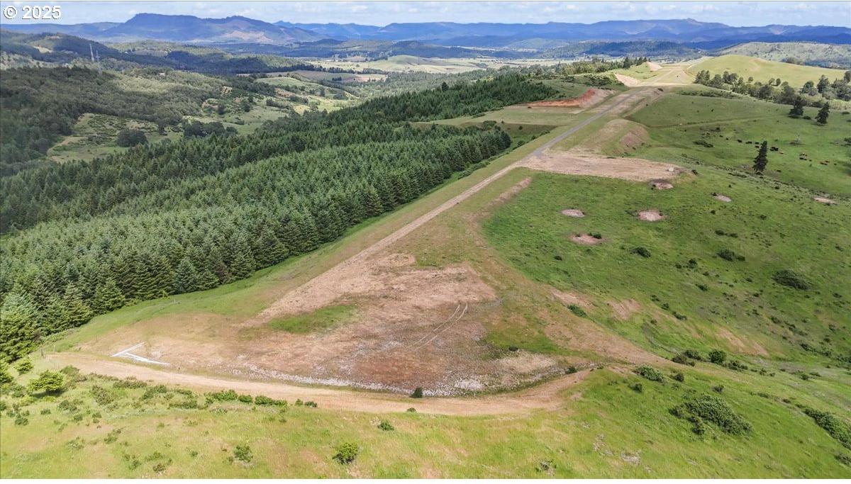 331 Metz Hill Road Oakland, OR 97462 - Photo 11 of 47 Gallery Image 11