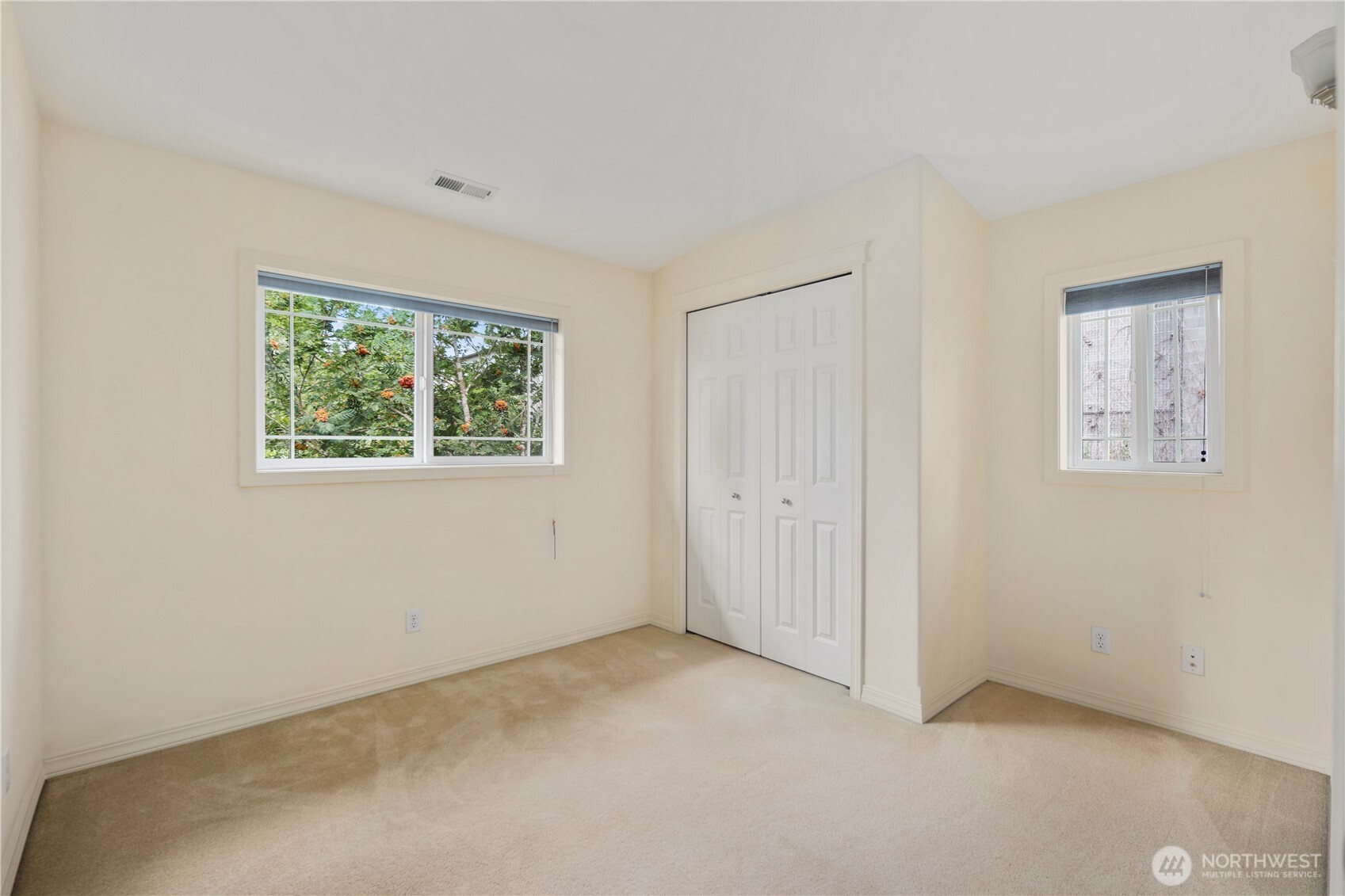 936 North 93rd Street Seattle, WA 98103 - Photo 14 of 39