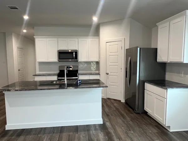 $2,450 | 1107 Fringed Bluestar Drive, Rosharon, TX 77583