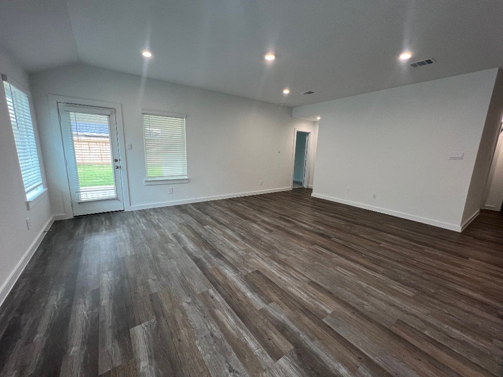 1107 Fringed Bluestar Drive Rosharon, TX 77583 - Photo 5 of 20 Large Living