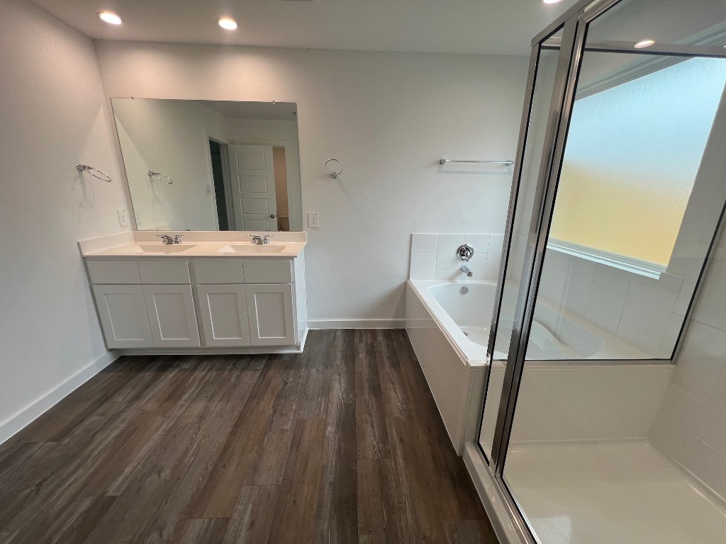 1107 Fringed Bluestar Drive Rosharon, TX 77583 - Photo 9 of 20 Garden Tub